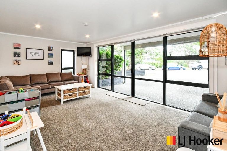 Photo of property in 33 Peretao Rise, The Gardens, Auckland, 2105