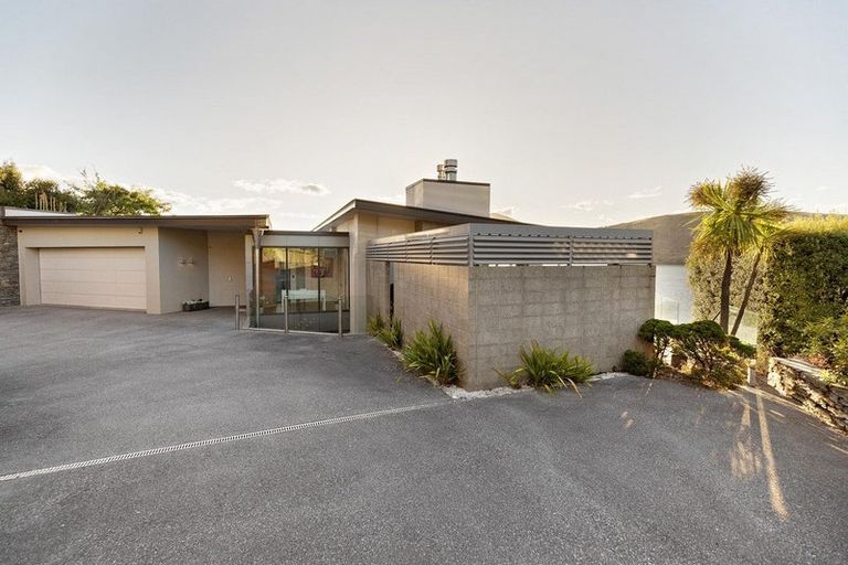 Photo of property in 37 Arrowtown-lake Hayes Road, Lake Hayes, Queenstown, 9371