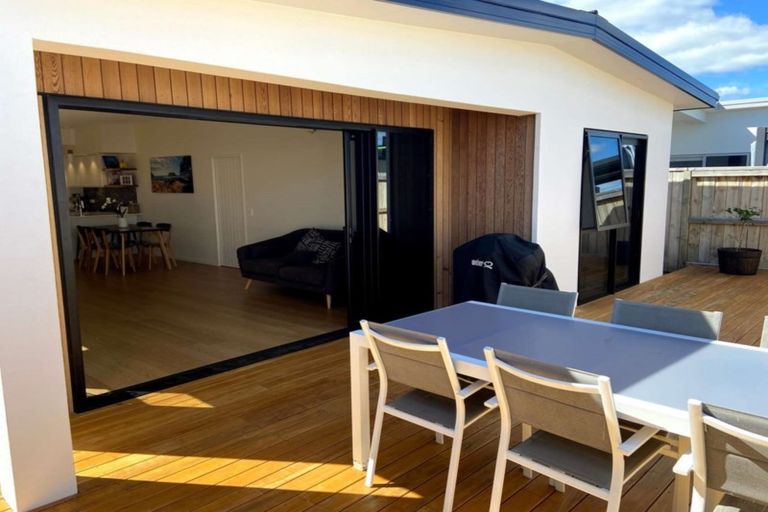 Photo of property in 14 Pimelea Street, Papamoa Beach, Papamoa, 3118