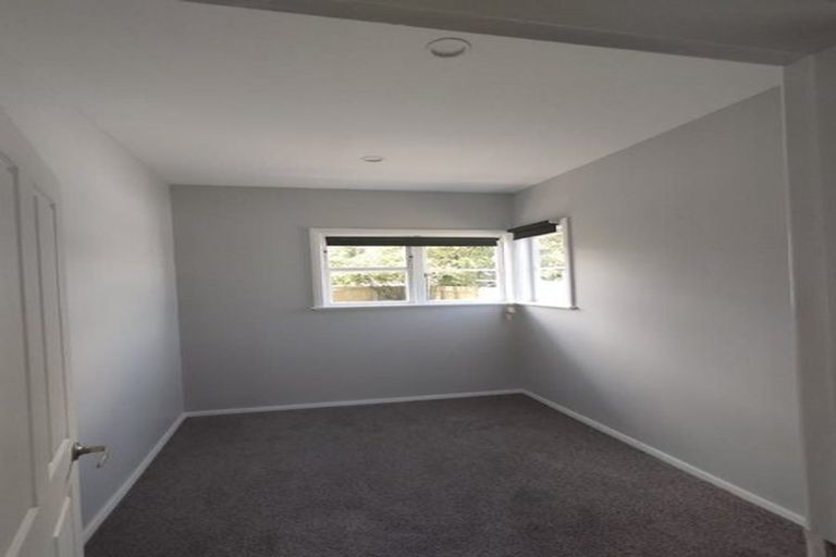 Photo of property in 114 Cambridge Terrace, Fairfield, Lower Hutt, 5011