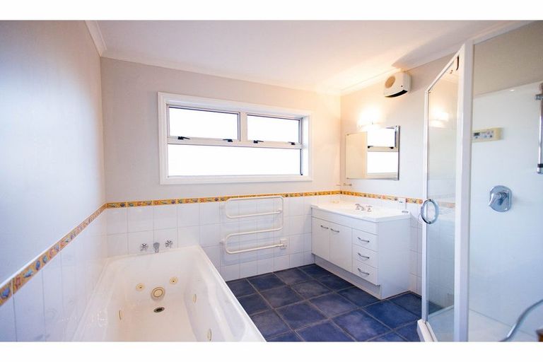 Photo of property in 4 Chateau Close, Gleniti, Timaru, 7910