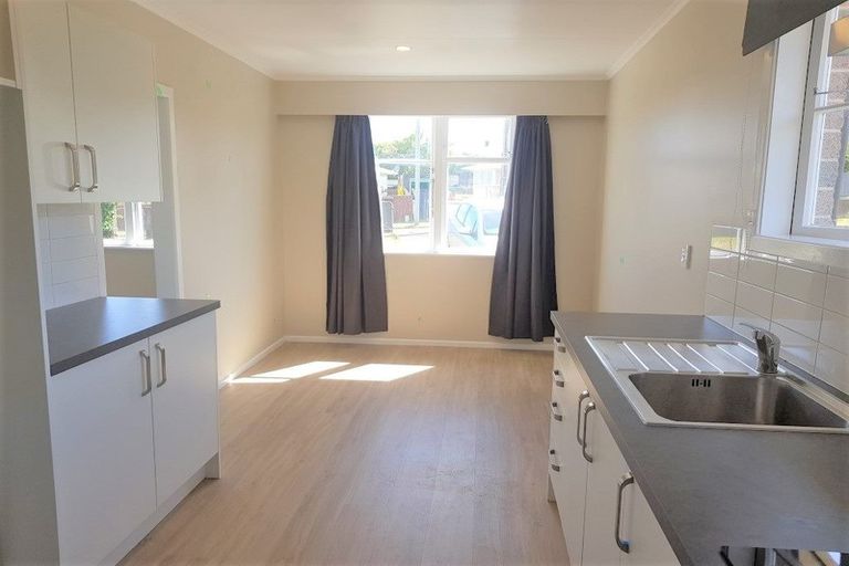 Photo of property in 16 Driver Crescent, Cannons Creek, Porirua, 5024