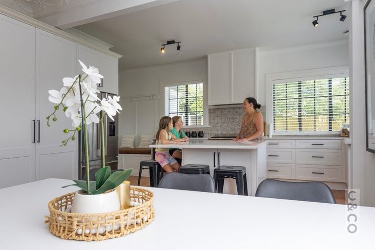 Photo of property in 855 State Highway 16, Waimauku, 0812