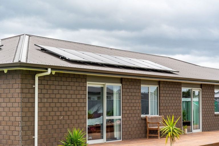 Photo of property in 1 Routhan Way, Carterton, 5713