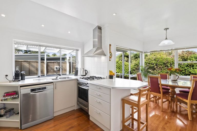 Photo of property in 1/1 Tallington Crescent, Torbay, Auckland, 0630