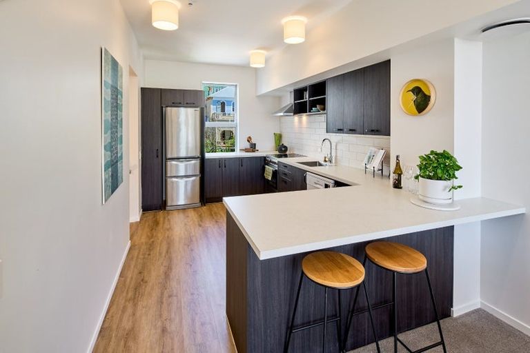 Photo of property in 35 Karo Drive, Te Aro, Wellington, 6011