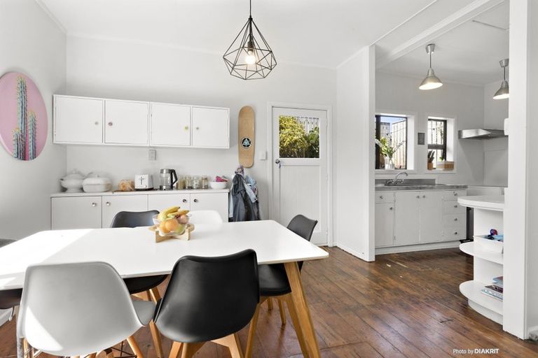 Photo of property in 23 Lonsdale Crescent, Rongotai, Wellington, 6022