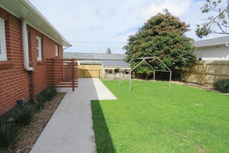 Photo of property in 66 Record Street, Fitzroy, New Plymouth, 4312