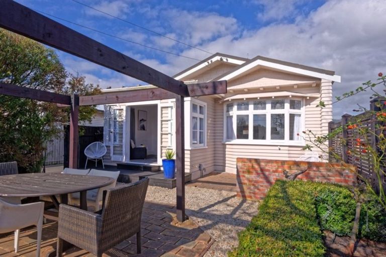 Photo of property in 120a Somerfield Street, Somerfield, Christchurch, 8024