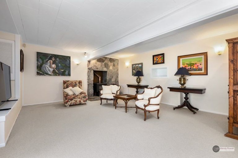 Photo of property in 18 Magnolia Grove, Maungaraki, Lower Hutt, 5010