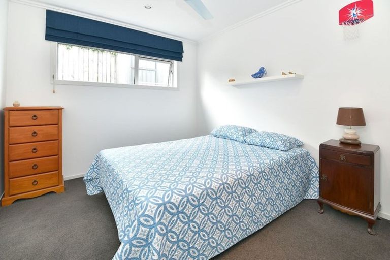 Photo of property in 37a Shakespear Road, Army Bay, Whangaparaoa, 0930