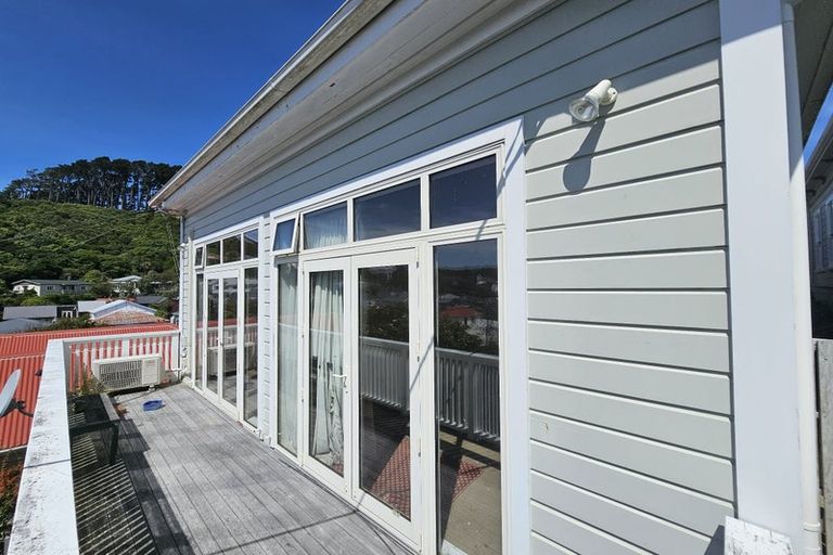 Photo of property in 22 Lawrence Street, Newtown, Wellington, 6021