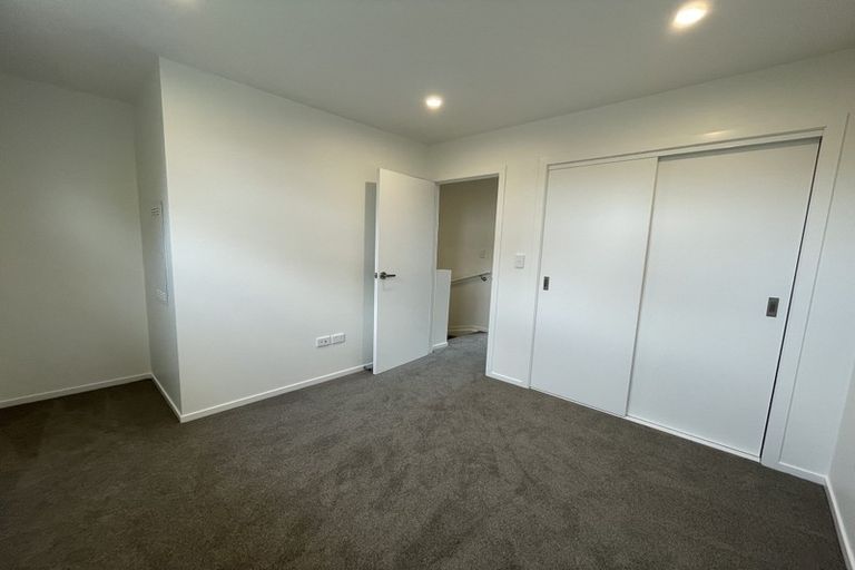 Photo of property in 1/12 Enderby Drive, Te Atatu Peninsula, Auckland, 0610