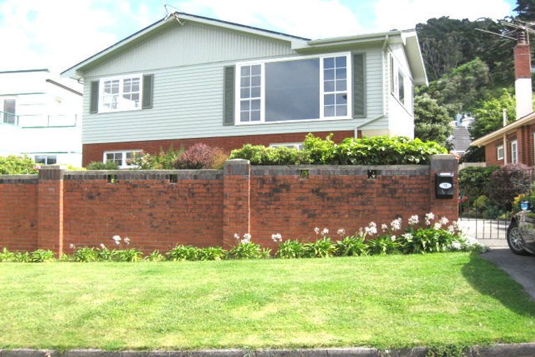 Photo of property in 8 Burnham Street, Seatoun, Wellington, 6022