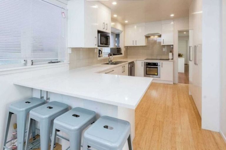 Photo of property in 8 Evelyn Road, Cockle Bay, Auckland, 2014