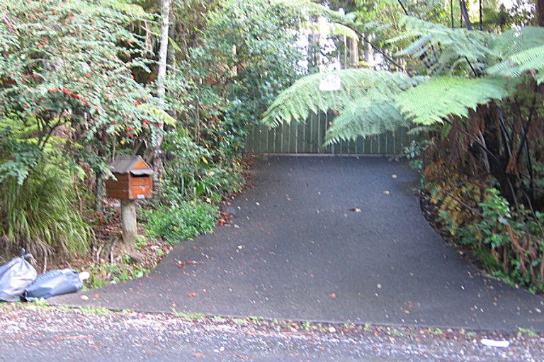 Photo of property in 17 Minnehaha Avenue, Titirangi, Auckland, 0604