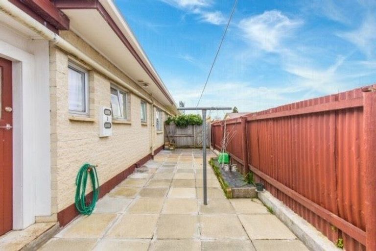 Photo of property in 2/50 Kenderdine Road, Papatoetoe, Auckland, 2025