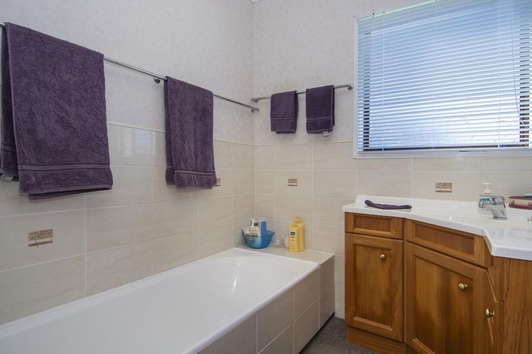 Photo of property in 17 Tarata Street, Matua, Tauranga, 3110