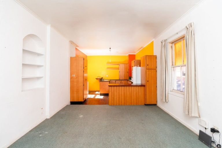 Photo of property in 9 Lipman Street, Mount Victoria, Wellington, 6011