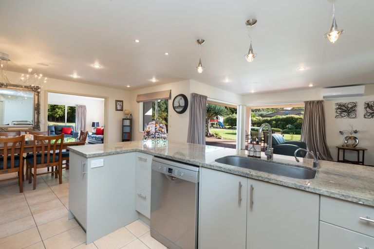 Photo of property in 32 Blue Marlin Drive, Kerikeri, 0230