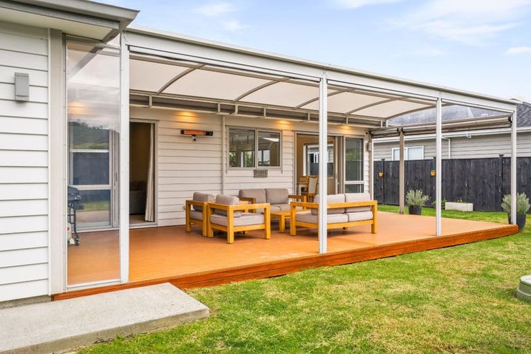 Photo of property in 4 Lewis Younie Road, Kumeu, 0810