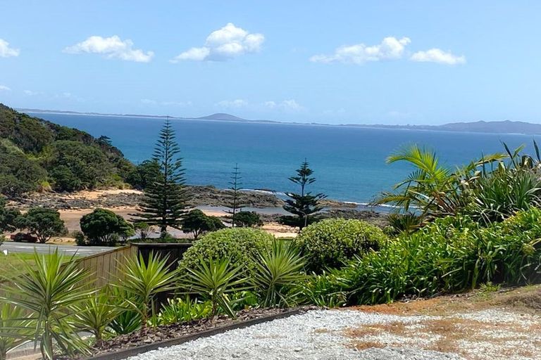 Photo of property in 10 Dudley Crescent, Cable Bay, 0420