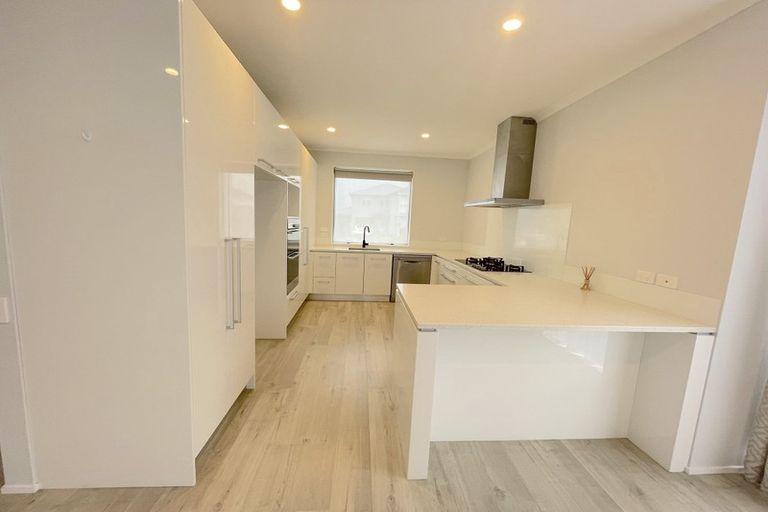 Photo of property in 74 Mackay Drive, Greenhithe, Auckland, 0632