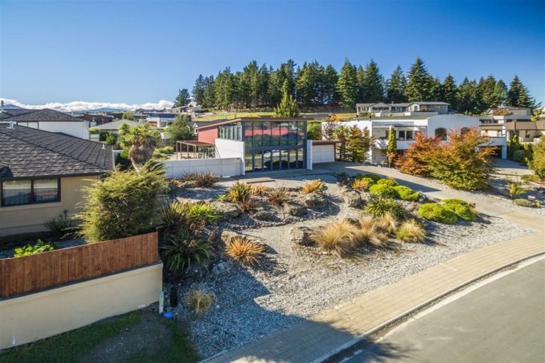Photo of property in 43 Kings Drive, Wanaka, 9305