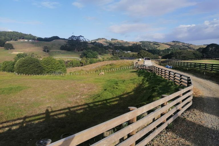 Photo of property in 521 Valley Road, Kaiwaka, 0573
