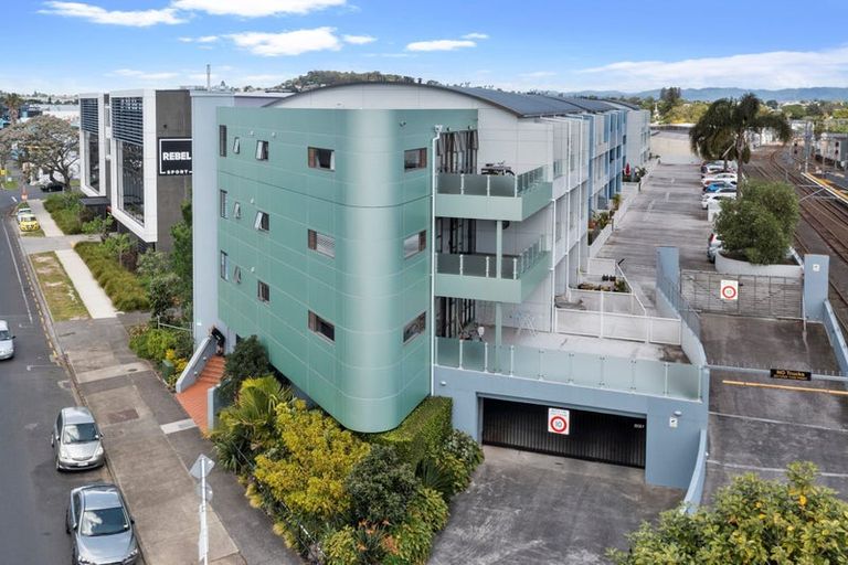 Photo of property in 107/3 Morningside Drive, Morningside, Auckland, 1025