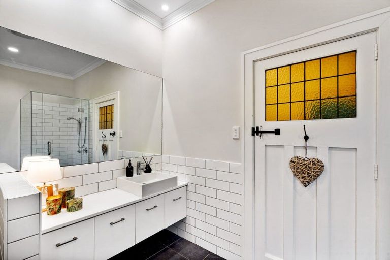 Photo of property in 16 Reynolds Road, Havelock North, 4130