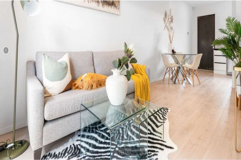 Photo of property in 8/3226 Great North Road, New Lynn, Auckland, 0600