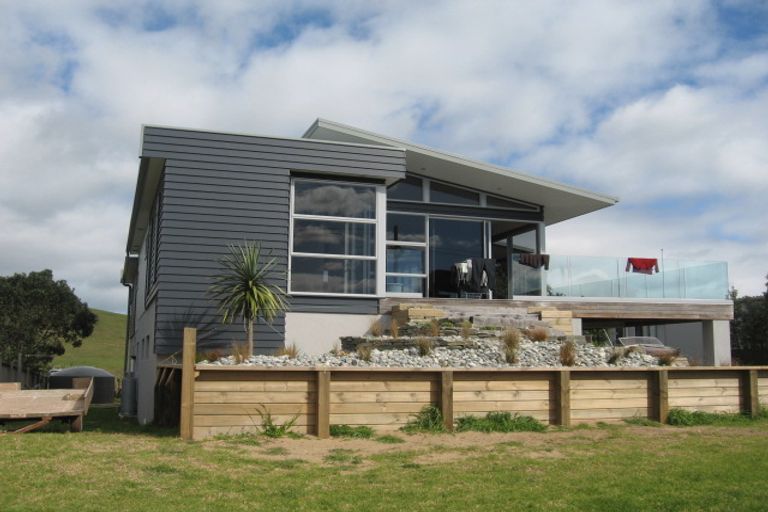 Photo of property in 13 Kaye Road, Pataua North, Whangarei, 0175