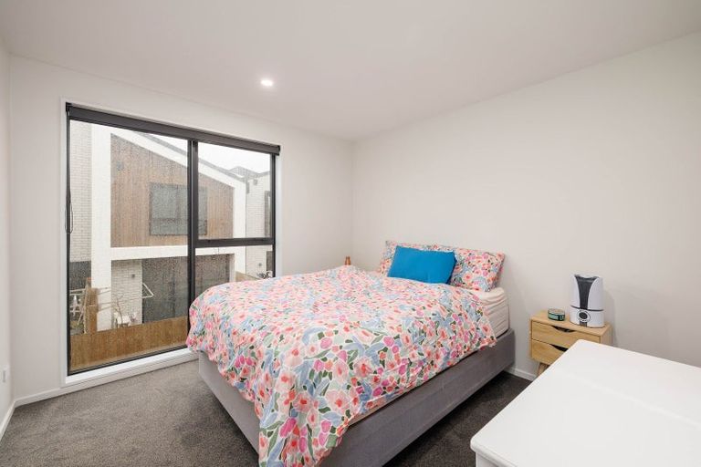 Photo of property in 2/327 Lincoln Road, Addington, Christchurch, 8024