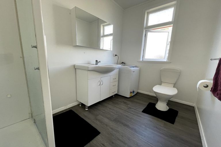 Photo of property in 46 Cambridge Terrace, Waiwhetu, Lower Hutt, 5010