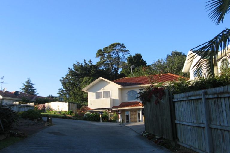 Photo of property in 1/42 De Havilland Drive, Goodwood Heights, Auckland, 2105