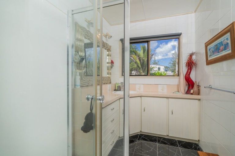 Photo of property in 10 Centennial Drive, Whitianga, 3510