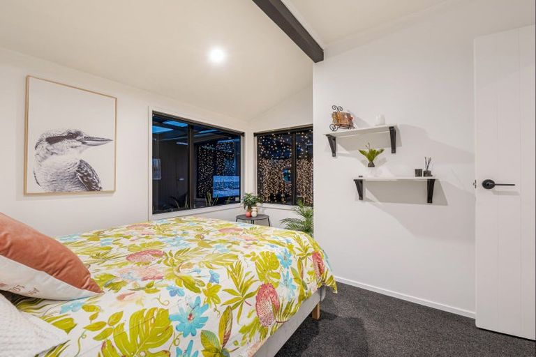 Photo of property in 1/22 Manuwai Road, Torbay, Auckland, 0630