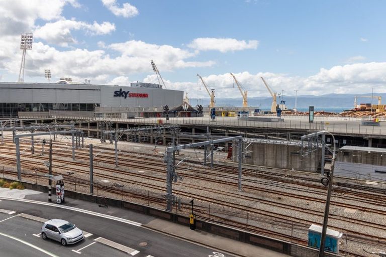 Photo of property in Stadium Garden Flats, 210/107 Thorndon Quay, Pipitea, Wellington, 6011