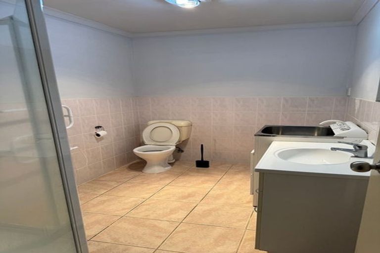 Photo of property in 10 De Havilland Drive, Goodwood Heights, Auckland, 2105