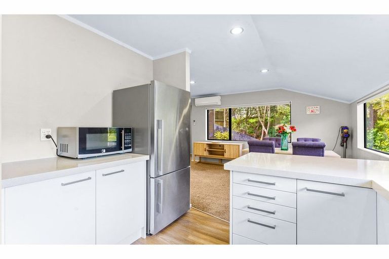 Photo of property in 2/46 Powrie Street, Glenfield, Auckland, 0629