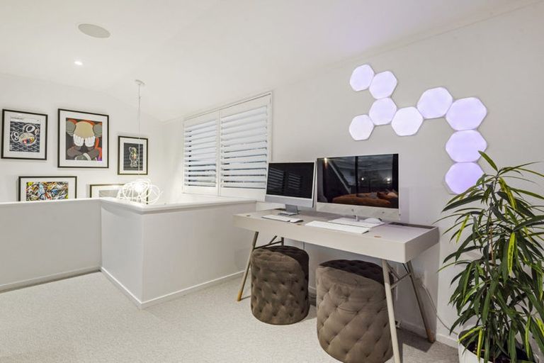 Photo of property in 33 Craig Road, Milford, Auckland, 0620