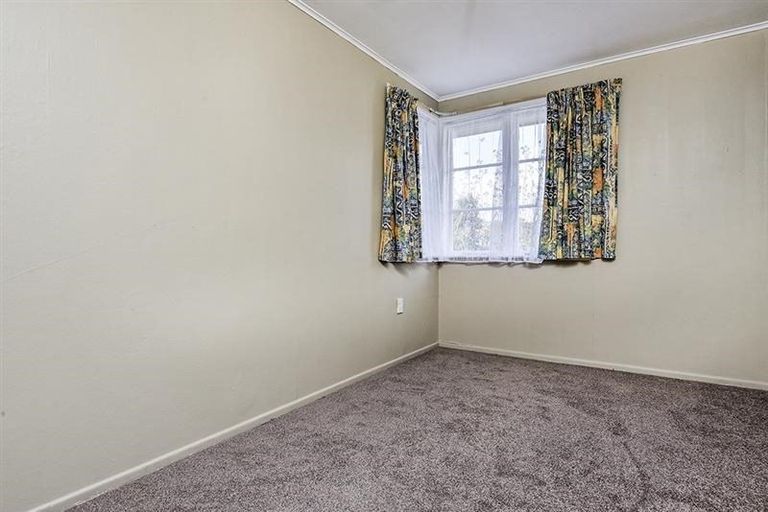 Photo of property in 17 Sheehan Road, Te Atatu South, Auckland, 0610