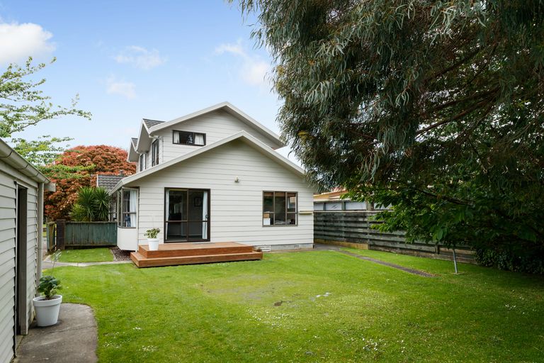 Photo of property in 19 Haast Place, Awapuni, Palmerston North, 4412