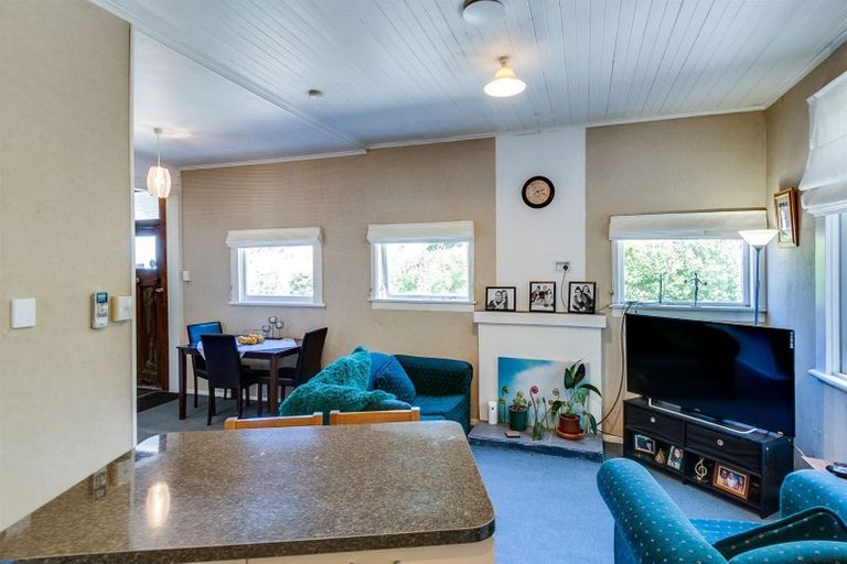 Photo of property in 46 Coote Road, Bluff Hill, Napier, 4110