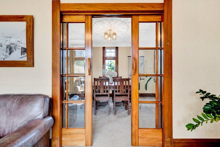 Photo of property in 6 Ridge Lane, New Plymouth, 4310