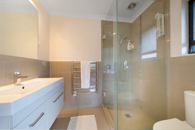 Photo of property in 5 Mcwhirters Farm Lane, Massey, Auckland, 0614