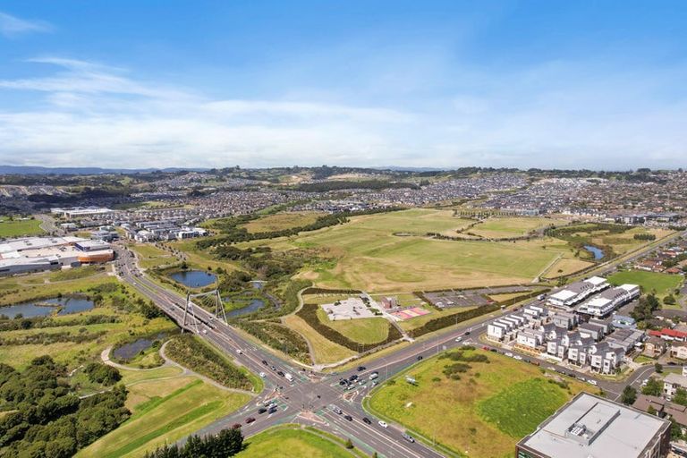 Photo of property in 12 Koropiko Lane, Flat Bush, Auckland, 2019