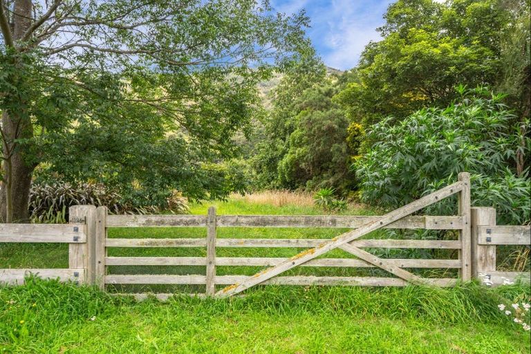 Photo of property in 1194 Okains Bay Road, Okains Bay, 7583