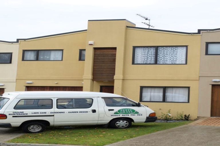 Photo of property in 20 Puma Drive, Golflands, Auckland, 2013